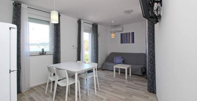 Apartman Lavanda br. 4 – uz more, s pogledom na more