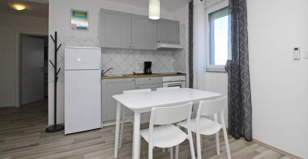 Apartman Lavanda br. 4 – uz more, s pogledom na more