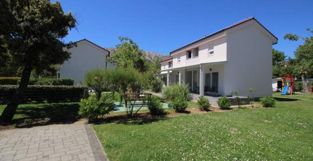 Apartmanski kompleks Villas Corinthia 1 - Vrhunska lokacija, 100m od plaže, okružen zelenilom