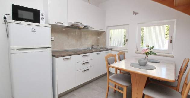 Apartmanski kompleks Villas Corinthia 2 - Vrhunska lokacija, 100m od plaže, okružen zelenilom