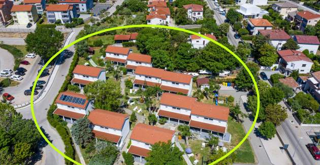 Apartmanski kompleks Villas Corinthia 3 - Vrhunska lokacija, 100m od plaže, okružen zelenilom