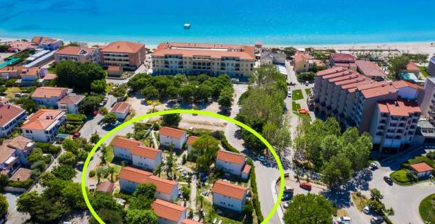 Apartmanski kompleks Villas Corinthia 5 - Vrhunska lokacija, 100m od plaže, okružen zelenilom
