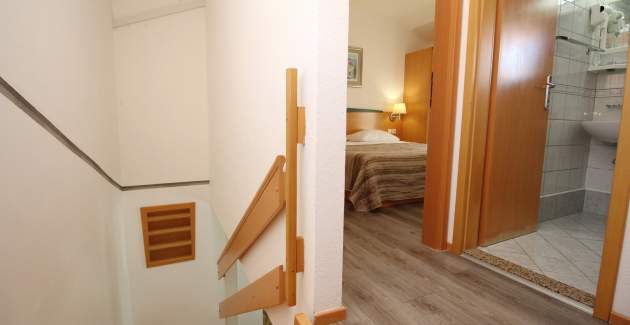 Apartmanski kompleks Villas Corinthia 7 - Vrhunska lokacija, 100m od plaže, okružen zelenilom