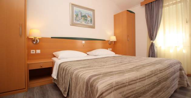 Apartmanski kompleks Villas Corinthia 11 - Vrhunska lokacija, 100m od plaže, okruženo zelenilom