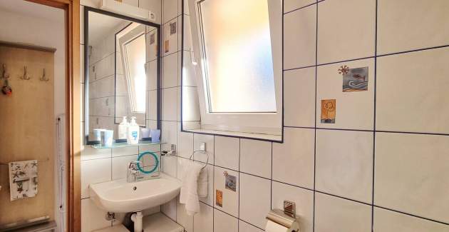 Apartment Vlahinja - with Balcony, 100m from the Beach