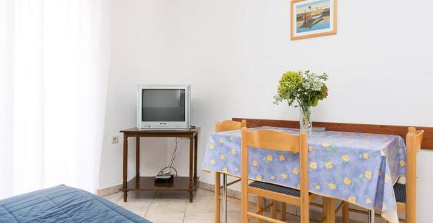 Apartment Mrakovcic No.1 - with Terrace, 350 m from the Beach