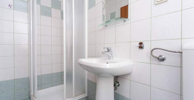 Apartment Mrakovcic No.2 - with Terrace, 350 m from the Beach