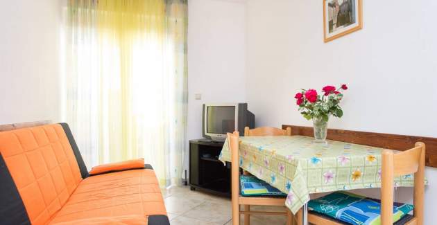 Apartment Mrakovcic No.4 - with Balcony, 350 m from the Beach