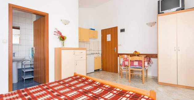 Studio Zic No.2 - without Balcony, 350 m from the Beach