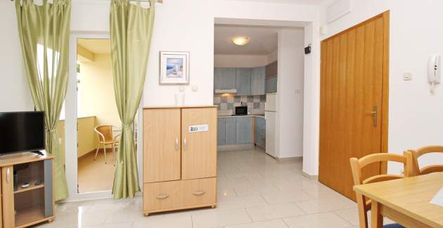 Apartment Limun 2 - with Balcony, 350m from the Beach