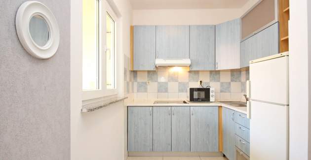 Apartment Limun 2 - with Balcony, 350m from the Beach