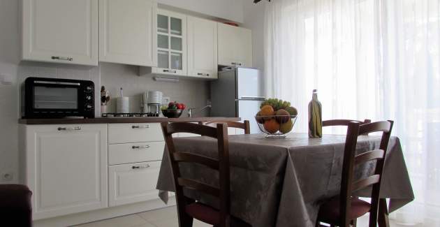 Apartments Zeljka – 15 m from Sea, Sea View