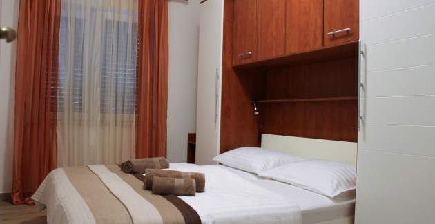 Apartments Zeljka – 15 m from Sea, Sea View