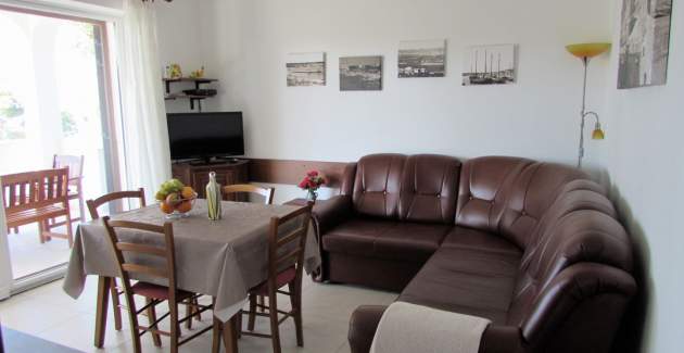 Apartments Zeljka – 15 m from Sea, Sea View