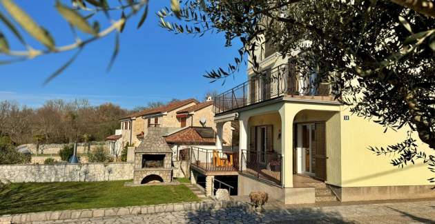 Apartments Pavle 3 - Attic, Sea View