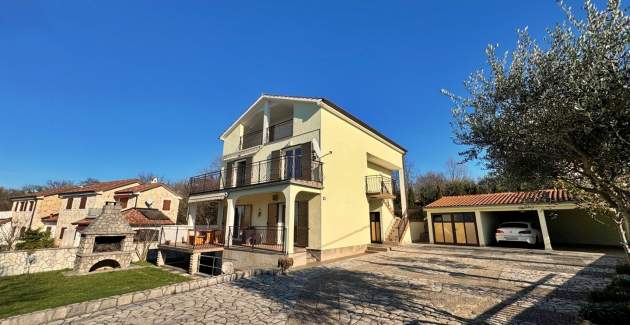 Apartments Pavle 3 - Attic, Sea View