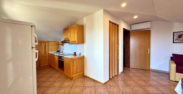 Apartments Pavle 3 - Attic, Sea View