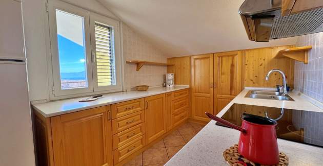 Apartments Pavle 3 - Attic, Sea View