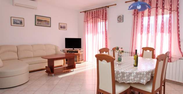Apartment Lucijana No.1 - with Balcony, 150 m from the Beach