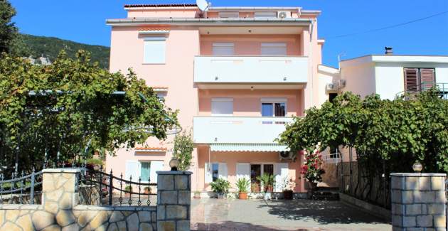 Apartment Lucijana No.3 - with Balcony, 150 m from the Beach