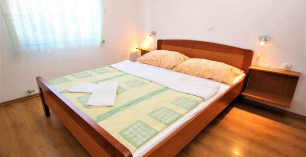 Apartment Lucijana No.6 - with Balcony, 150 m from the Beach