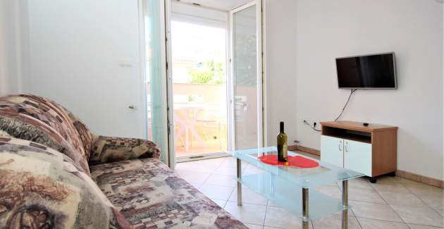 Apartment Lucijana No.6 - with Balcony, 150 m from the Beach