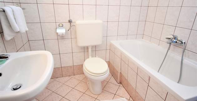 Apartment Lucijana No.6 - with Balcony, 150 m from the Beach