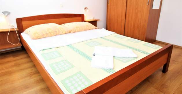 Apartment Lucijana No.6 - with Balcony, 150 m from the Beach