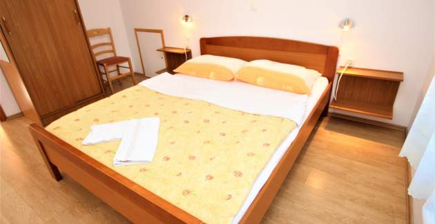 Apartment Lucijana No.7 - with Balcony, 150 m from the Beach