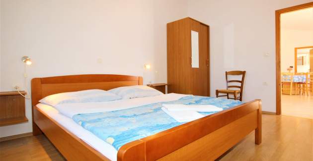 Apartment Lucijana No.7 - with Balcony, 150 m from the Beach