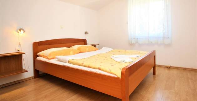 Apartment Lucijana No.7 - with Balcony, 150 m from the Beach