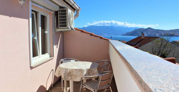 Apartment Lucijana No.7 - with Balcony, 150 m from the Beach