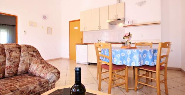 Apartment Lucijana No.7 - with Balcony, 150 m from the Beach