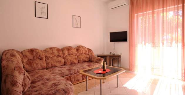 Apartment Lucijana Nr. 9 – mit Balkon, 150 m vom Strand entfernt