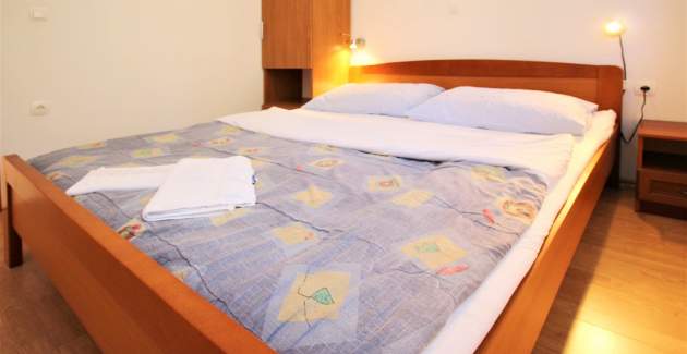 Apartment Lucijana Nr. 9 – mit Balkon, 150 m vom Strand entfernt