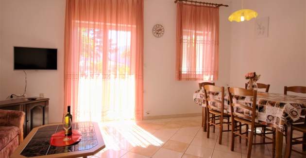 Apartment Lucijana Nr. 9 – mit Balkon, 150 m vom Strand entfernt