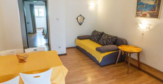 Ferienwohnung Petrica Nr. 3 – mit Balkon – im ruhigen Dorf Jurandvor bei Baška gelegen.