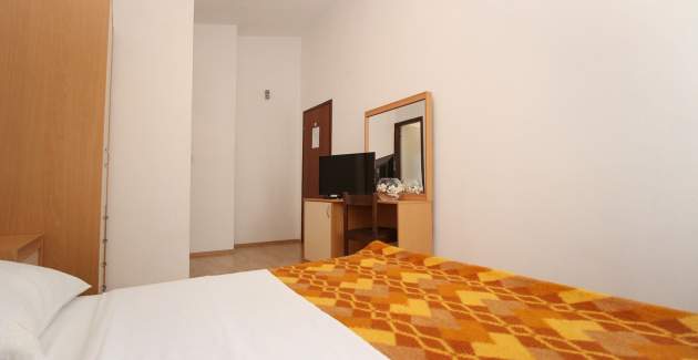 Zimmer Grozdana Nr. 5 - mit Parkplatz