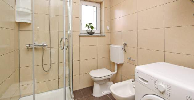 Apartment Osmanovic A4- with Balcony and Parking