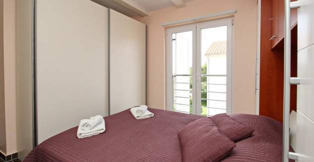 Apartment Osmanovic A4- with Balcony and Parking