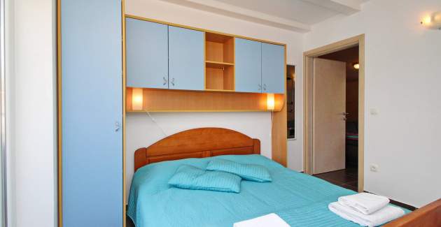 Apartment Osmanovic A4- with Balcony and Parking