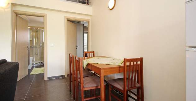 Apartment Osmanovic A4- with Balcony and Parking