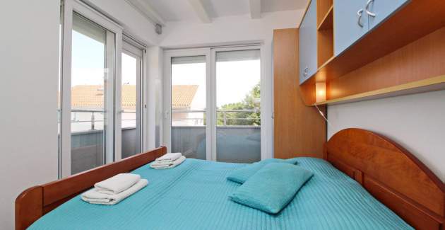 Apartment Osmanovic A4- with Balcony and Parking