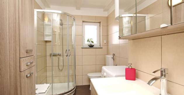 Apartment Osmanovic A4- with Balcony and Parking