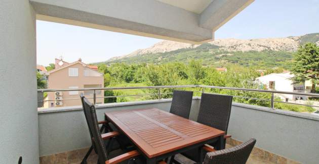Apartment Osmanovic A4- with Balcony and Parking
