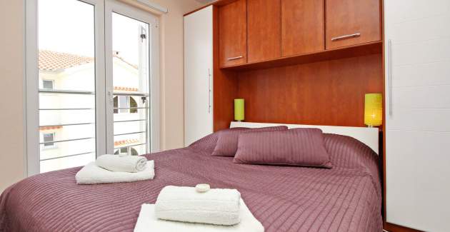 Apartment Osmanovic A4- with Balcony and Parking