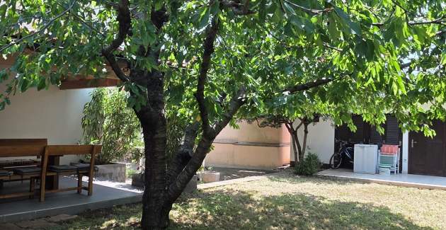 Kuća za odmor Hlad – Blizu centra, s privatnim dvorištem