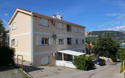 Apartments Mikulan Naranca