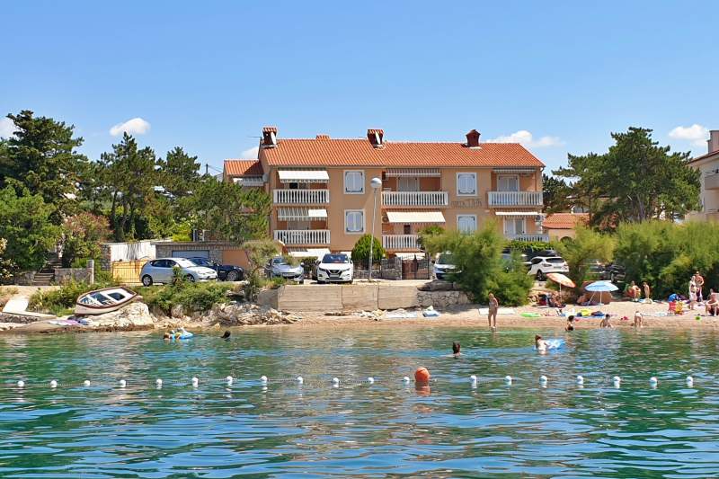 Apartments Tiha Lili