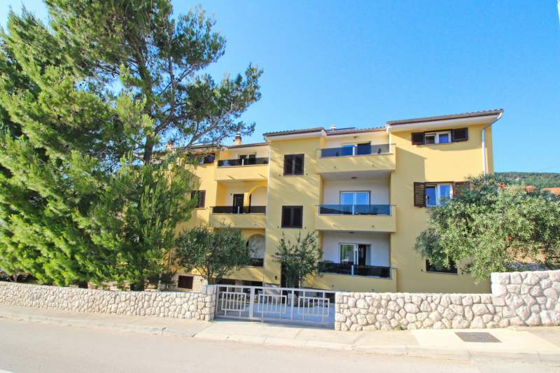 Apartments Sunshine Residence Baska 2